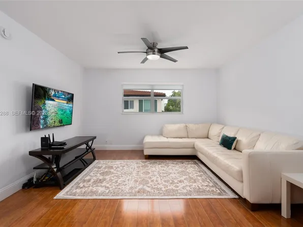 611 NE 14th Ave APT 206, Fort Lauderdale, FL 33304