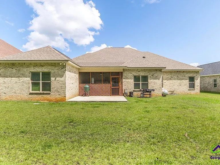 306 Rustic Live Oak Trl — Photo 32