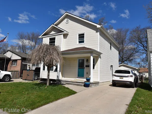 1821 E Otis Ave, Hazel Park, MI 48030