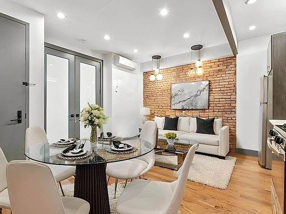 3rd image of 1115 Jefferson Ave #1