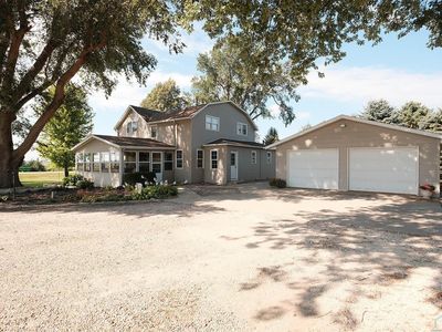 3052 380th St, Sioux Center, IA, 51250