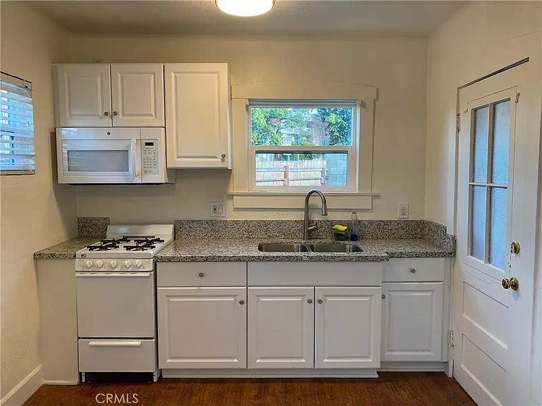 1408 Argonne Ave — Photo 4