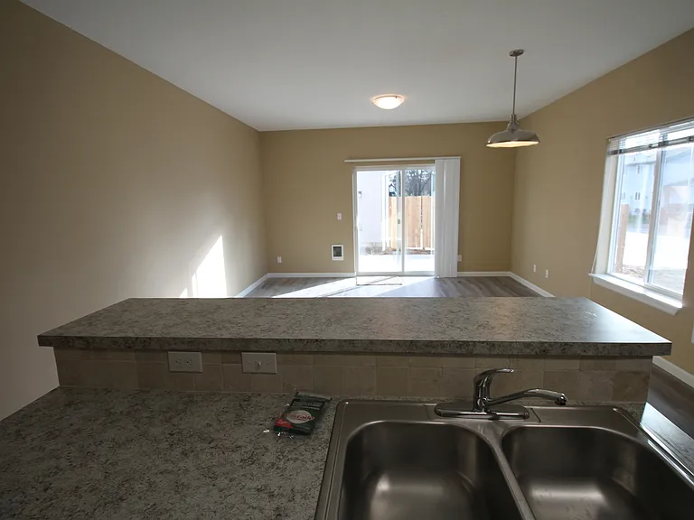 1544-1546 Tripp St SE — Photo 10