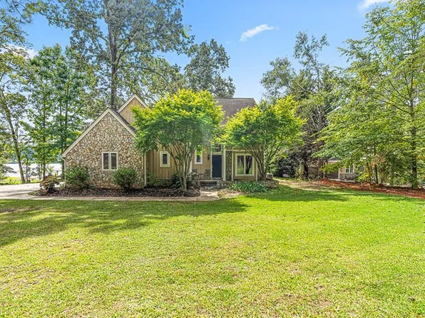 102 Long Point Rd, Hodges, SC 29653