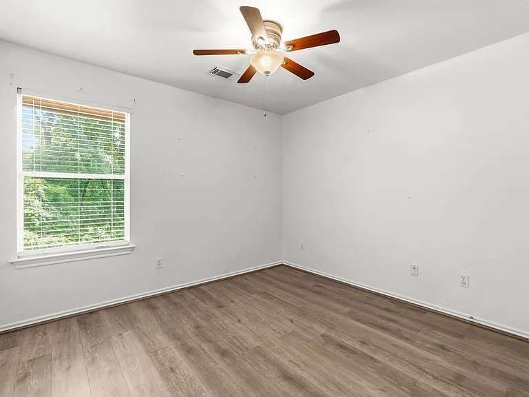 149 E Summerhaze Cir — Photo 16