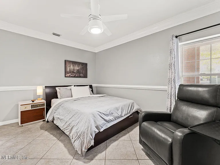 343 E Church St — Photo 14