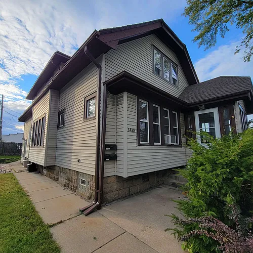1413 S 76th St Photo 1