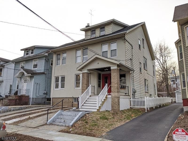 1st image of 19 Montrose St APT 3