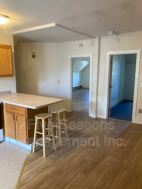 2 bed, 1.0 bath, 600 sqft, $1,800 — Photo 4