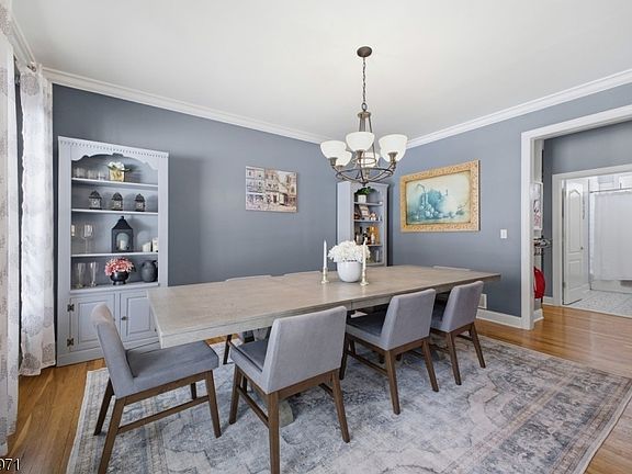 5th image of 115 Mount Lebanon Rd