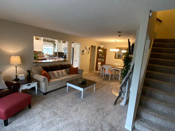 816 Tollis Pkwy, Broadview Heights, OH 44147