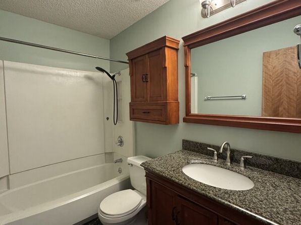 2901 University Dr APT B