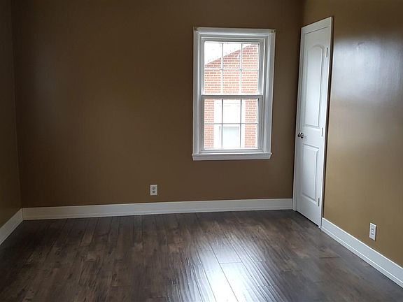 3rd image of 407 Linden Ave