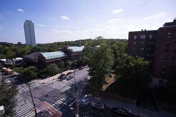 Sold by Grand Lux Realty | media 24