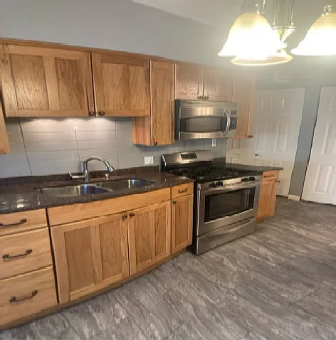 3 bed, 1.5 bath, 1595 sqft, $2,500 — Photo 1