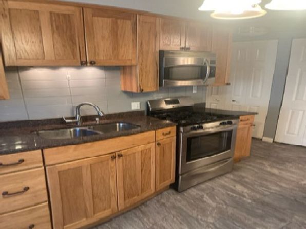 7336-6 Winthrop Way, Downers Grove, IL 60516 – 3-bedroom rental in Downers Grove