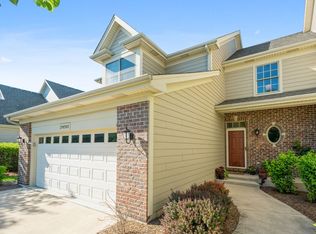 29W503 Cerny Cir, Warrenville, IL 60555