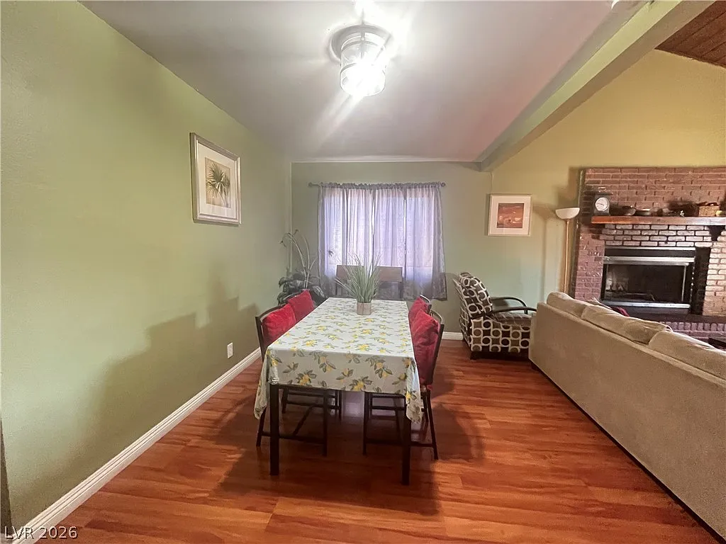 4 bed, 2.0 bath, 1532 sqft, $1,900 — Photo 4