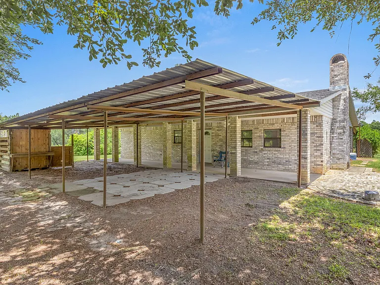 9257 Highway 171 — Photo 16