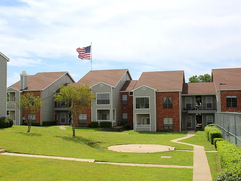 Foxborough Apartments — Photo 44