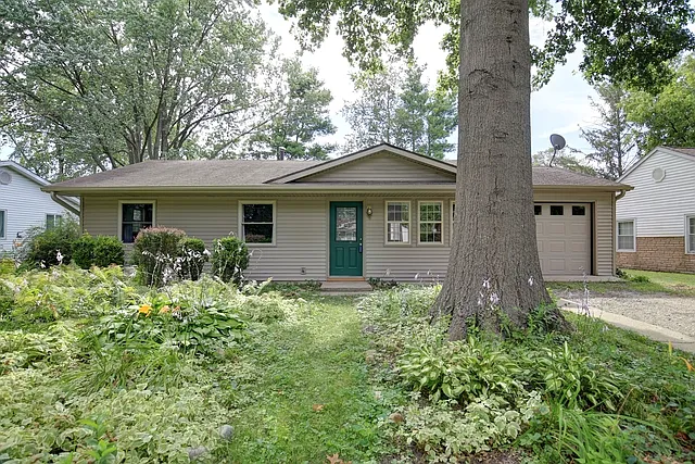 1712 Carolyn Dr photo 1