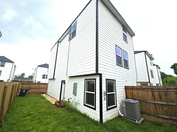 6315 Sandra St #A, Houston, TX 77028