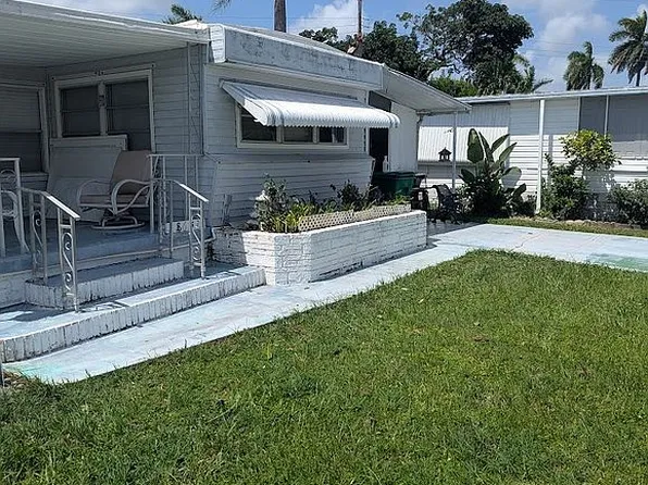 8651 SW 18th Ct, Davie, FL 33324