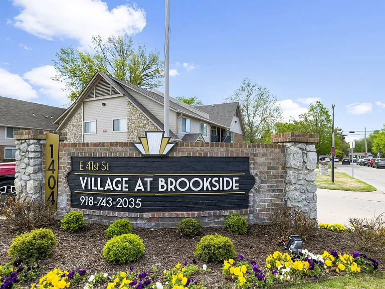 Beautiful Apartments in the heart of Brookside — Photo 24