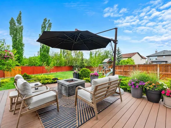 194 SW Brightonstone Bay SE, Calgary, AB T2Z 4W4