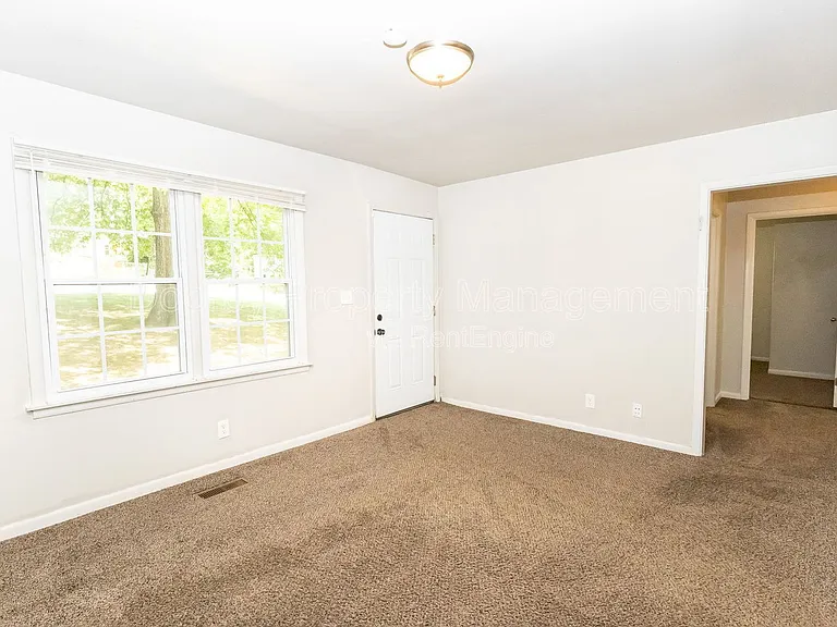 5200 Fagan St — Photo 2