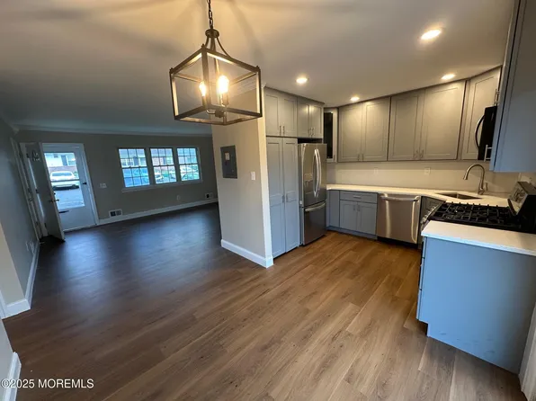 8 Missouri Court, Matawan, NJ 07747