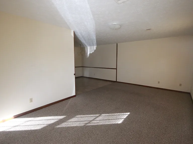 129 Williamson St SW — Photo 5