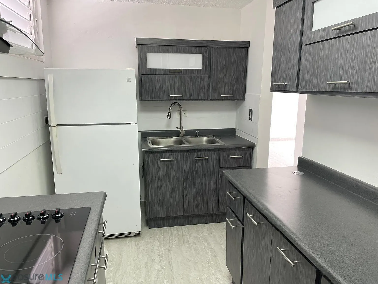 Venus Tower (Condominio) — Photo 3