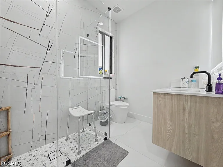 402 Thompson Ave — Photo 21