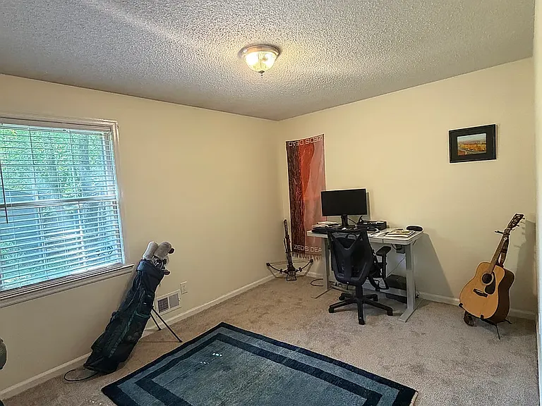 530 Chadford Rd — Photo 20