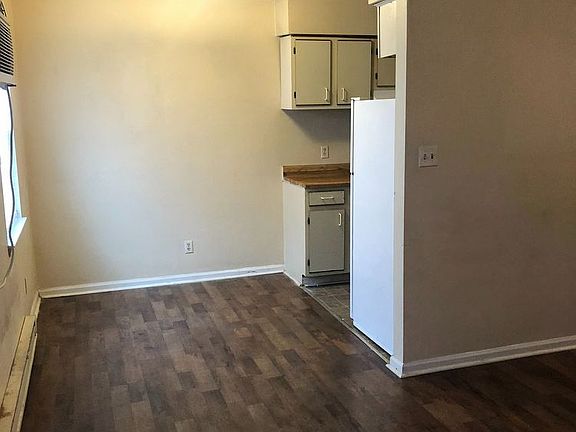 2nd image of 3322 Illinois Ave