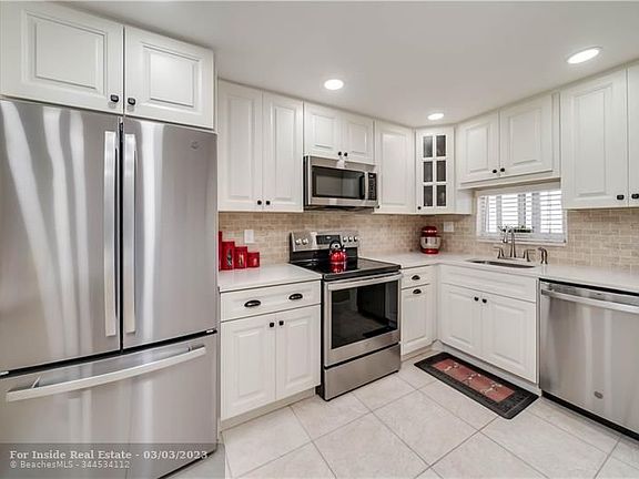 2nd image of 9923 S Hollybrook Lake Dr APT 302