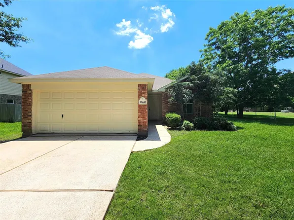 12443 Ridgecrest Dr, Willis, TX 77318