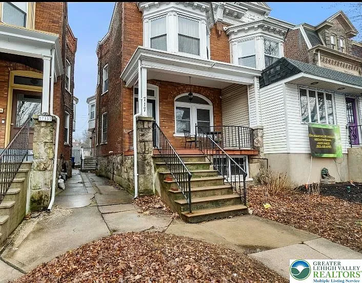717 W Broad St #1 — Photo 2
