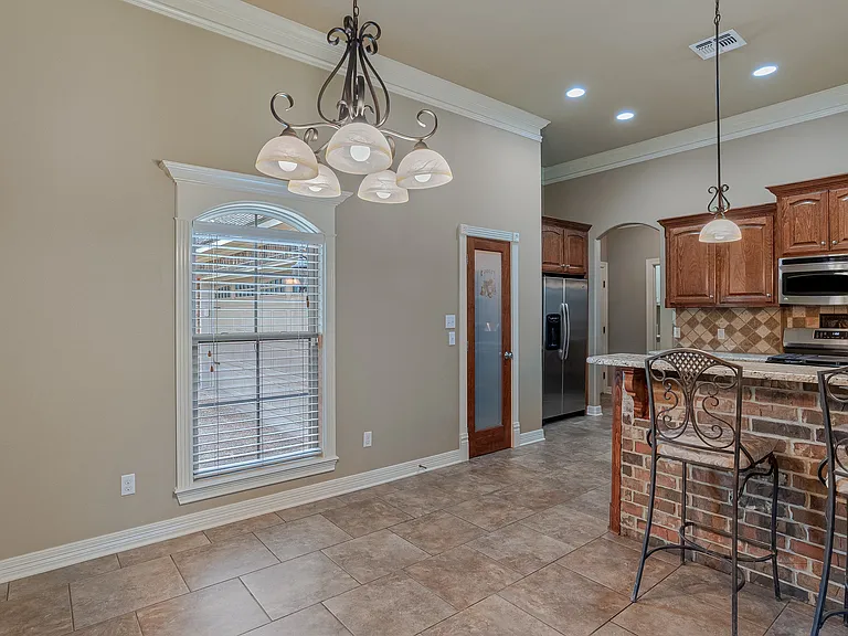 713 Saint Martin Ln — Photo 31