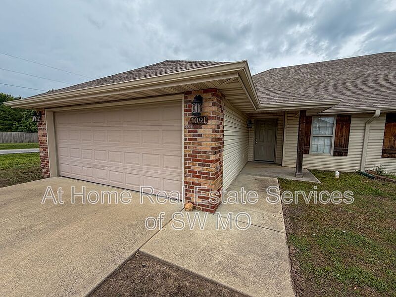 1st image of 1091 N Northwood