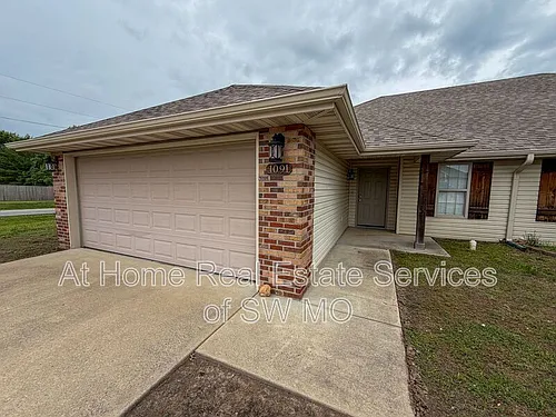 1091 N Northwood Photo 1