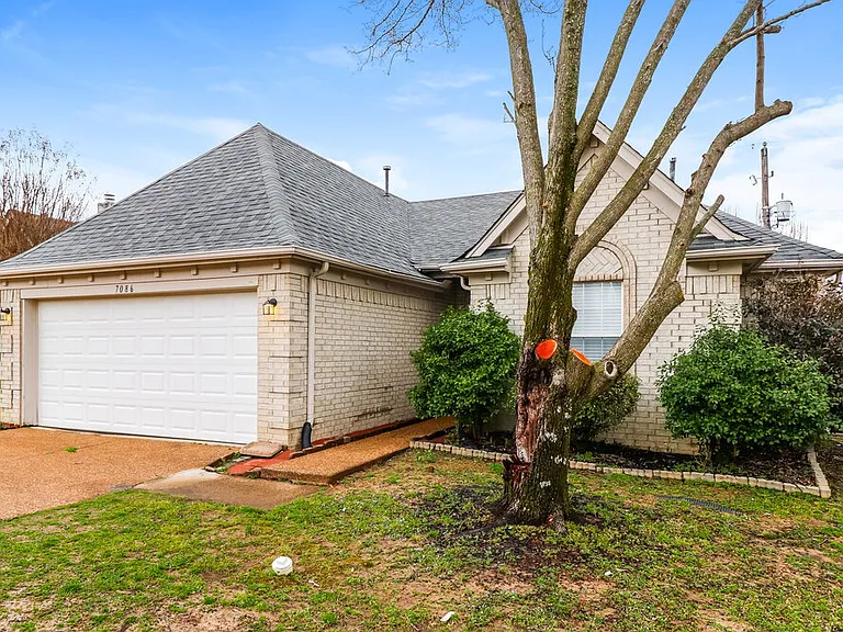 7086 Lagrange Hill Dr — Photo 3