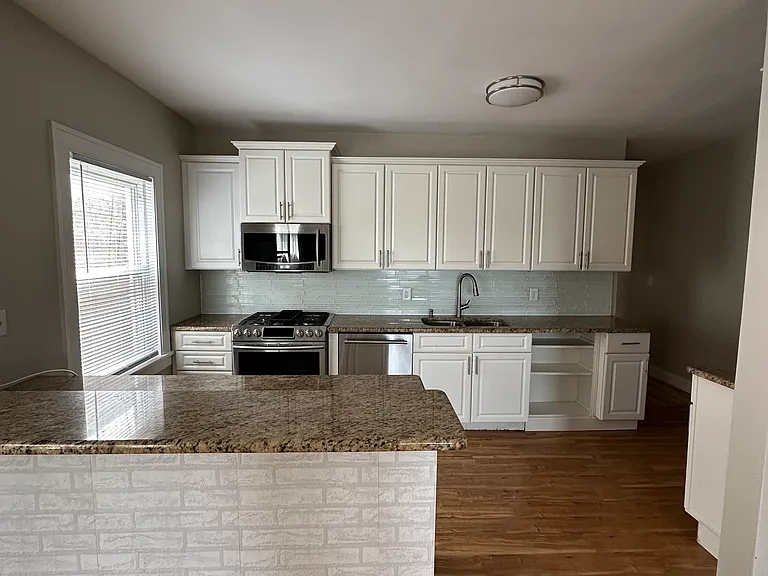 13367 Madison Ave #5 — Photo 2