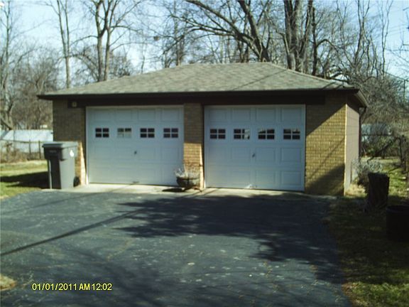 3rd image of 2125 N Graham Ave
