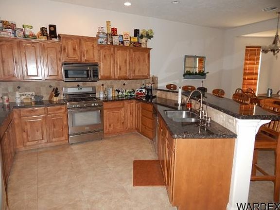 5th image of 1782 E Emily Dr