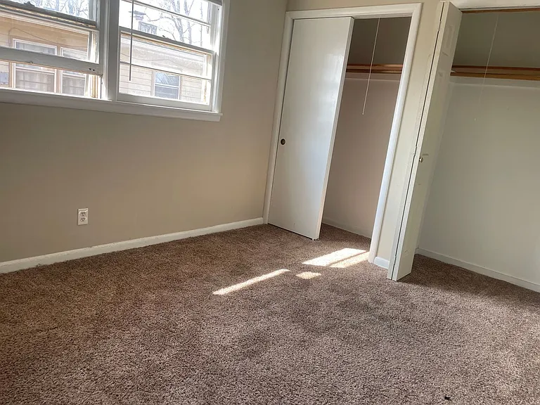 3215 S Mount Carmel Ave — Photo 8