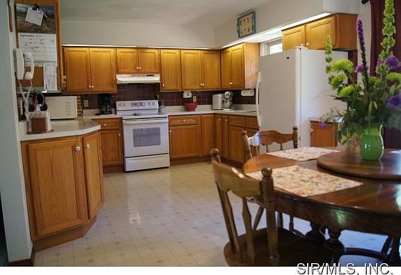 Large Eat In Kitchen