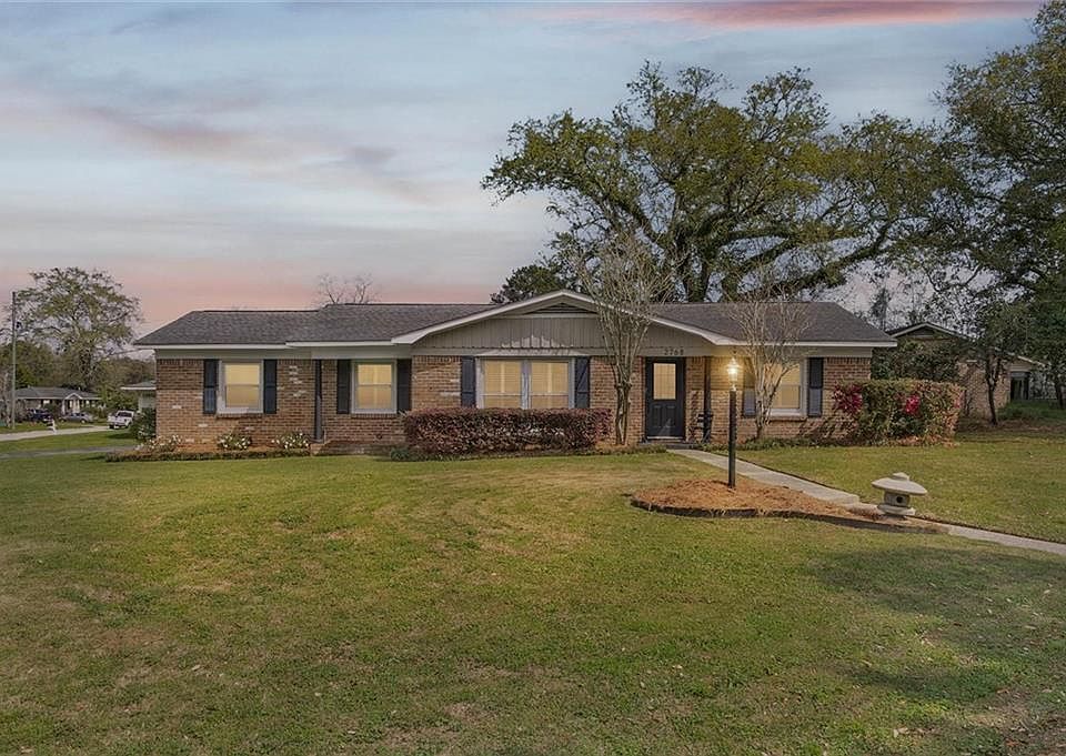 1st image of 2768 Brookwood Dr