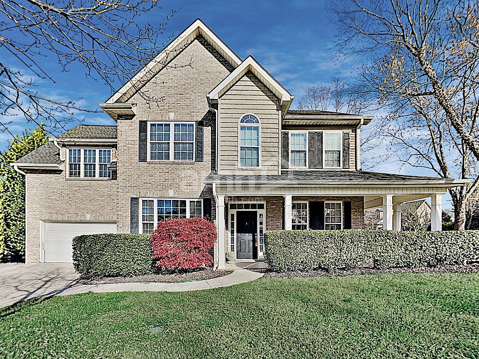 1st image of 825 Lourdes Ln
